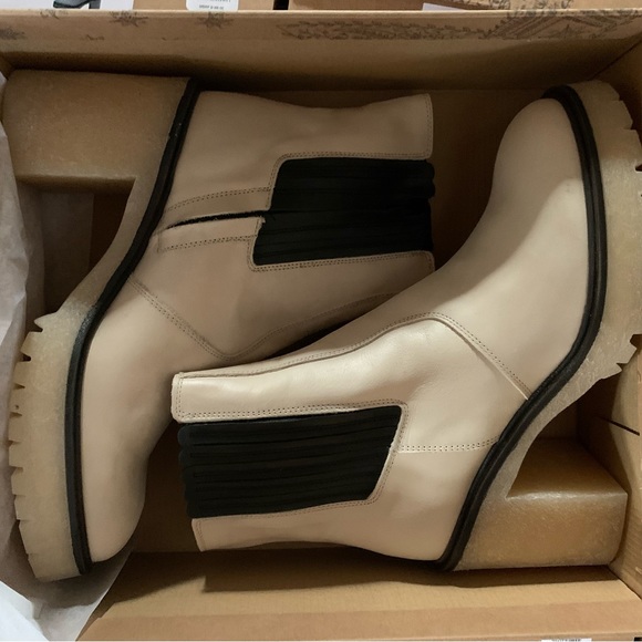 Free People James Chelsea Ankle Boots in White New in Box - Picture 9 of 16